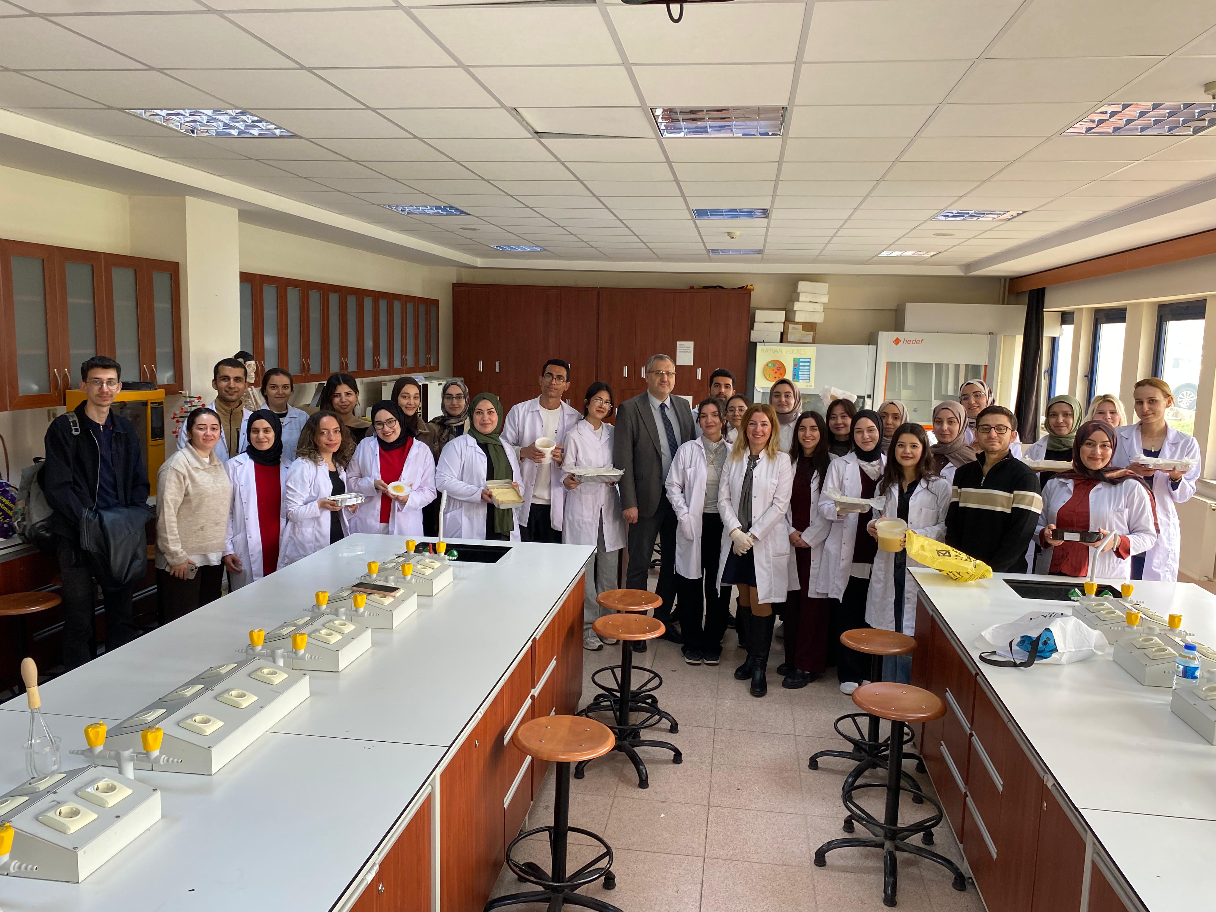 Fakültemizde Atık Yağlardan Sabun Yapımı Etkinliği Gerçekleştirildi